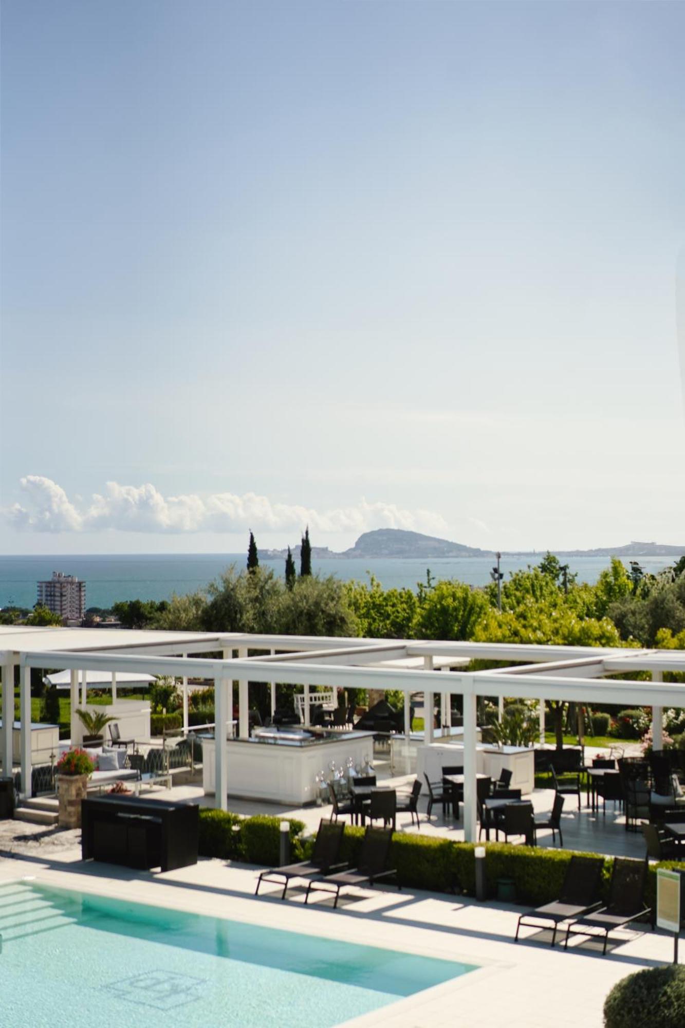 Kora Park Resort Formia Esterno foto