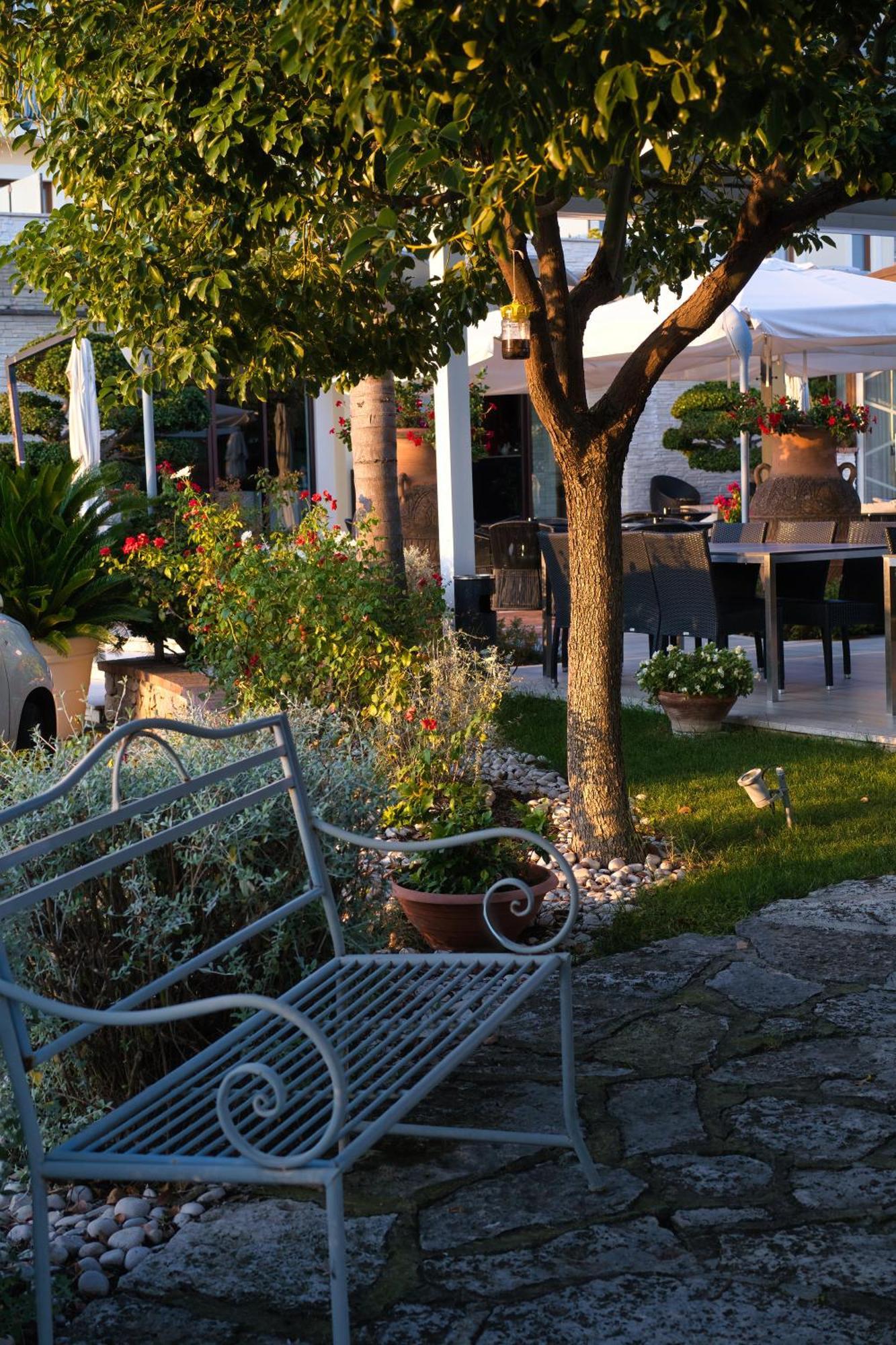 Kora Park Resort Formia Esterno foto