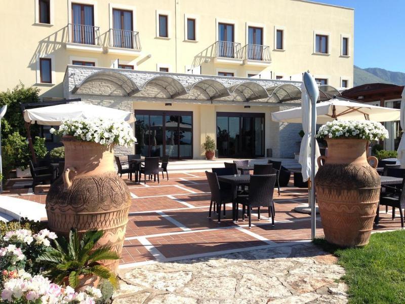 Kora Park Resort Formia Esterno foto