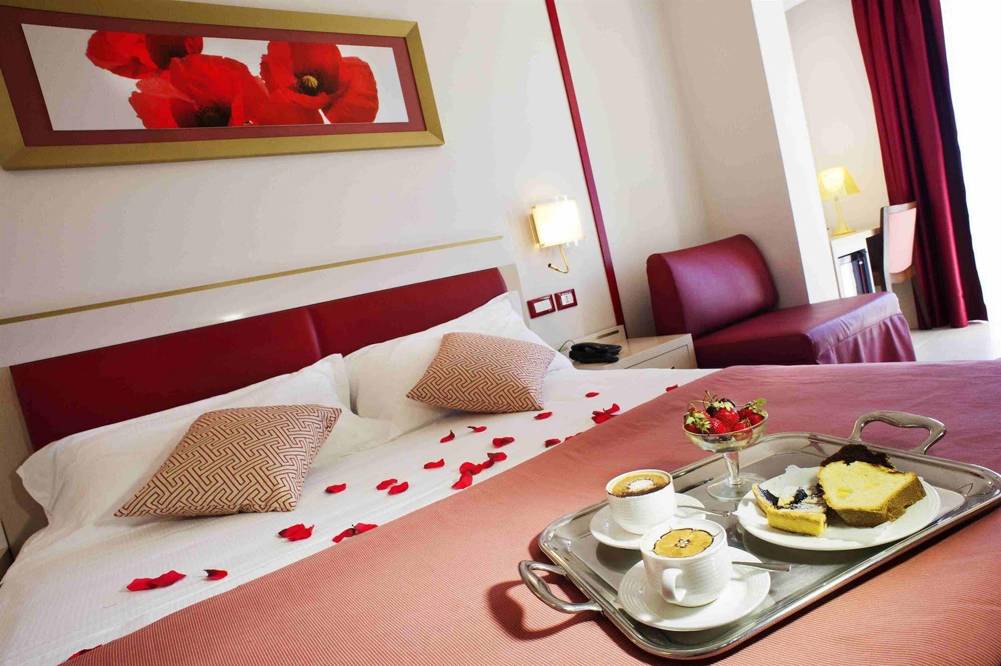 Kora Park Resort Formia Esterno foto