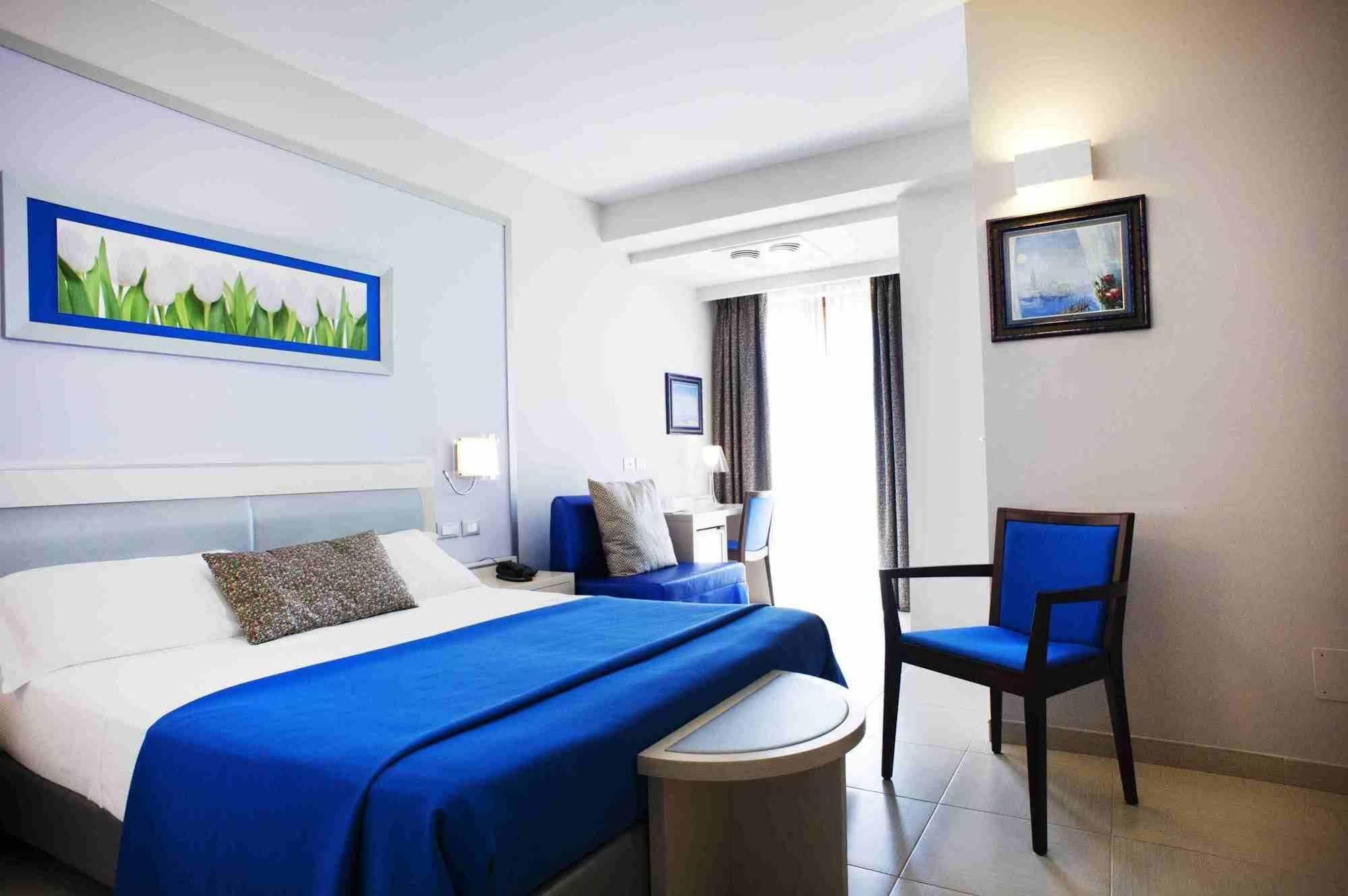 Kora Park Resort Formia Esterno foto