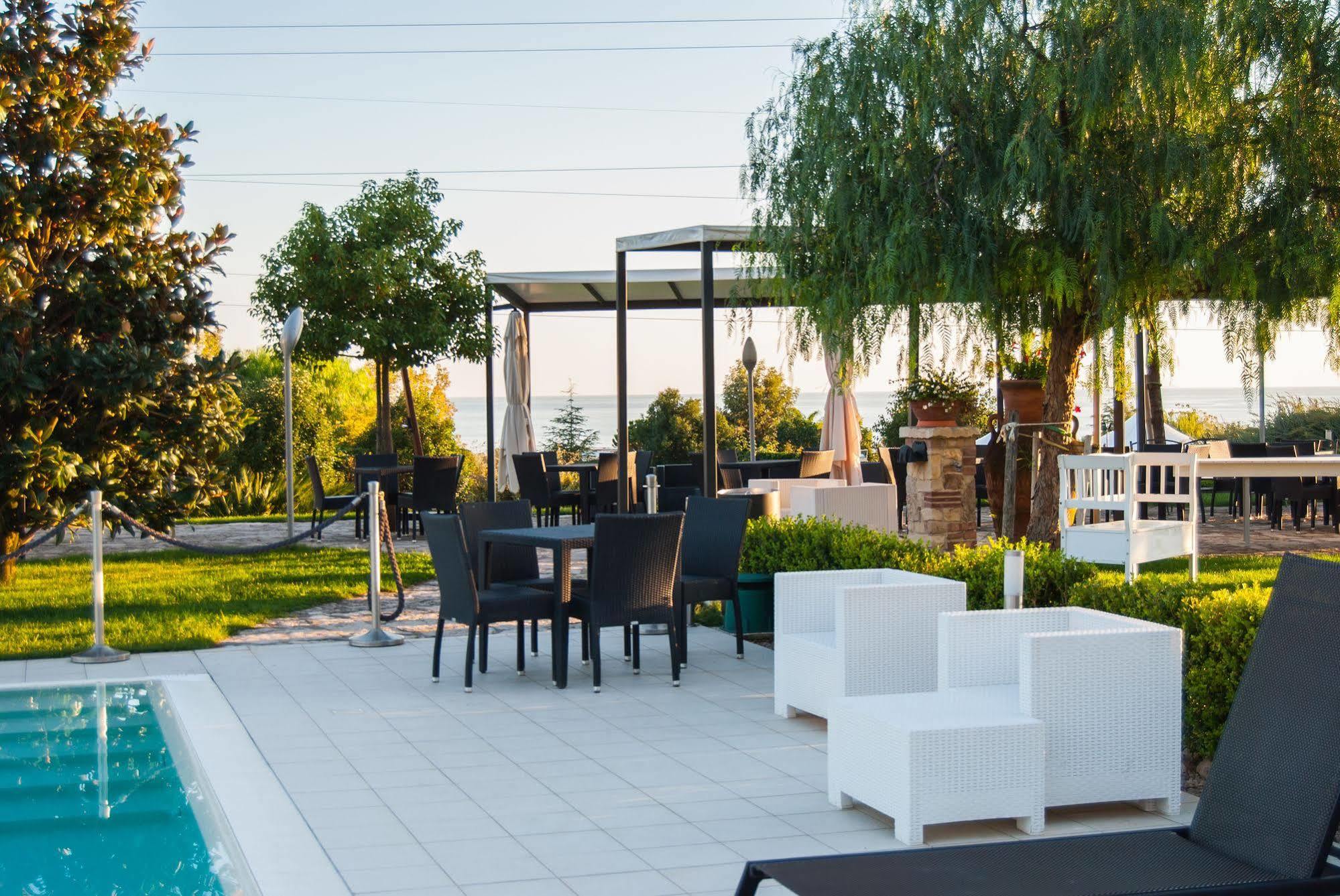 Kora Park Resort Formia Esterno foto
