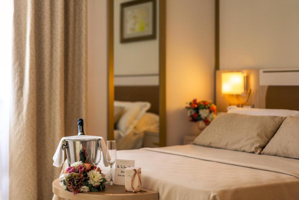Kora Park Resort Formia Esterno foto